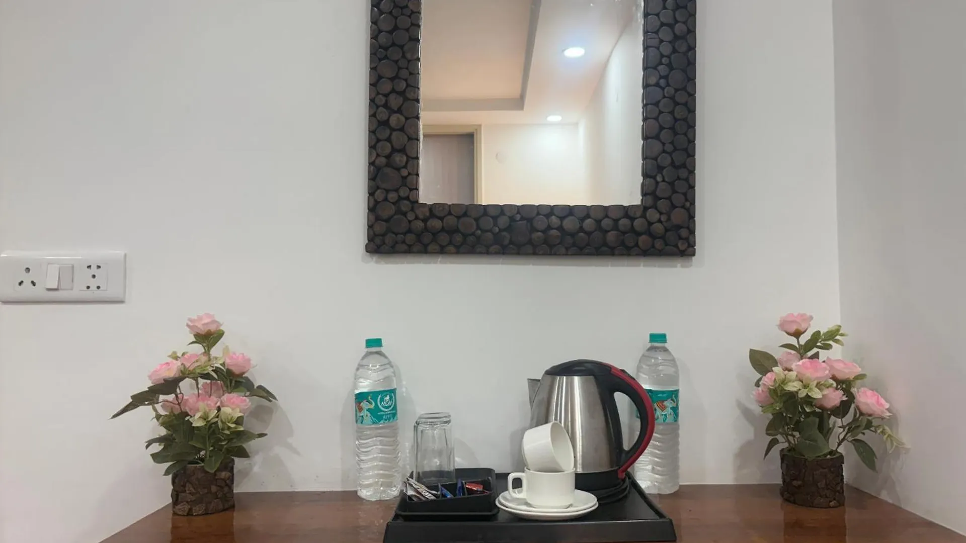 Hotel Jip Breezy Heights New Delhi
